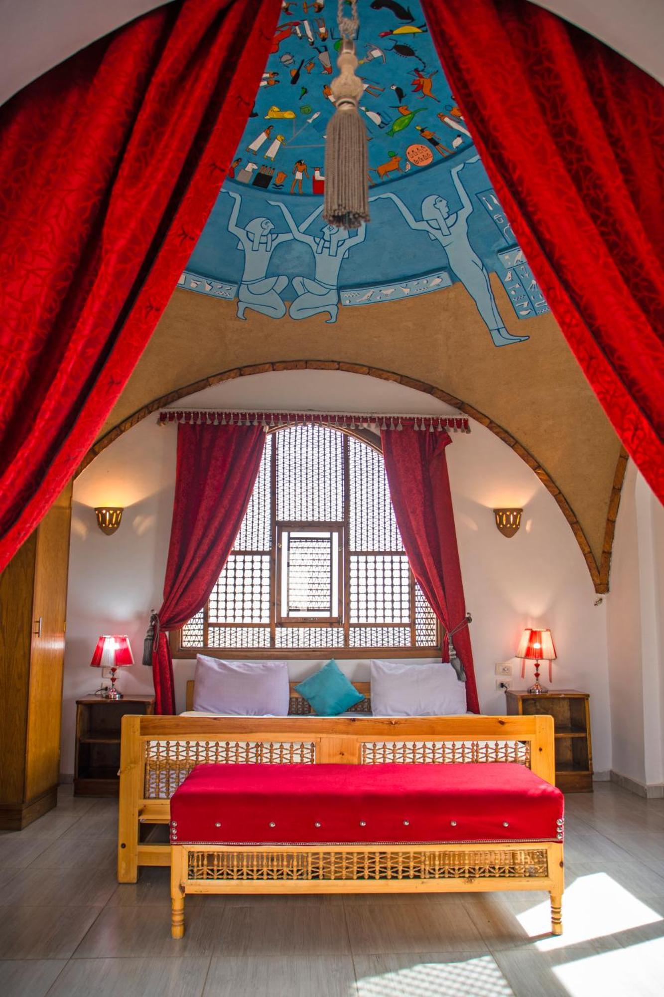 Thebes Hotel Luxor Esterno foto