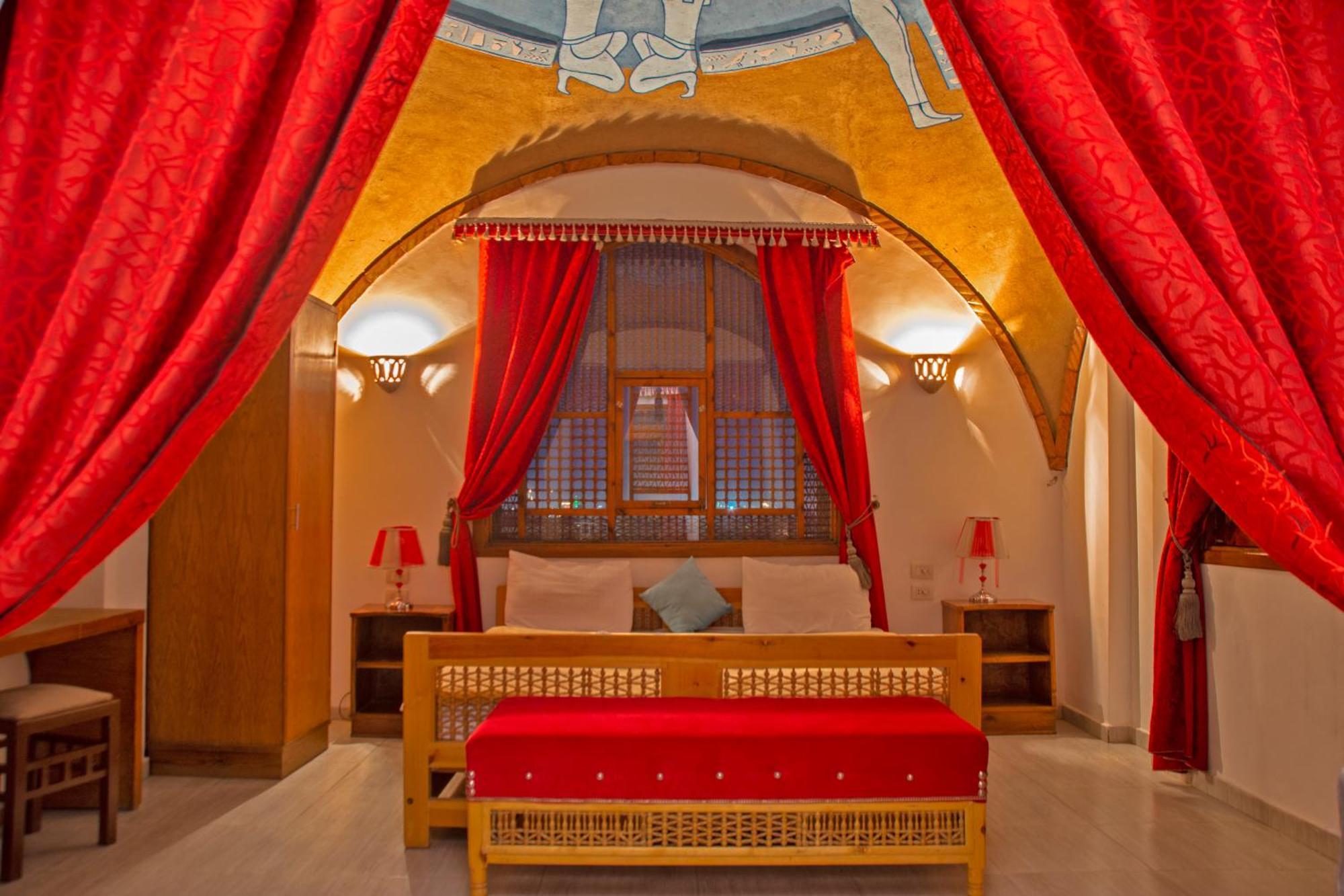 Thebes Hotel Luxor Esterno foto